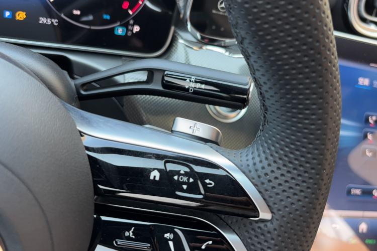 Used Mercedes-Benz C-Class 2024 Second Facelift C 260 L Starry Night Sport Edition Gear Lever