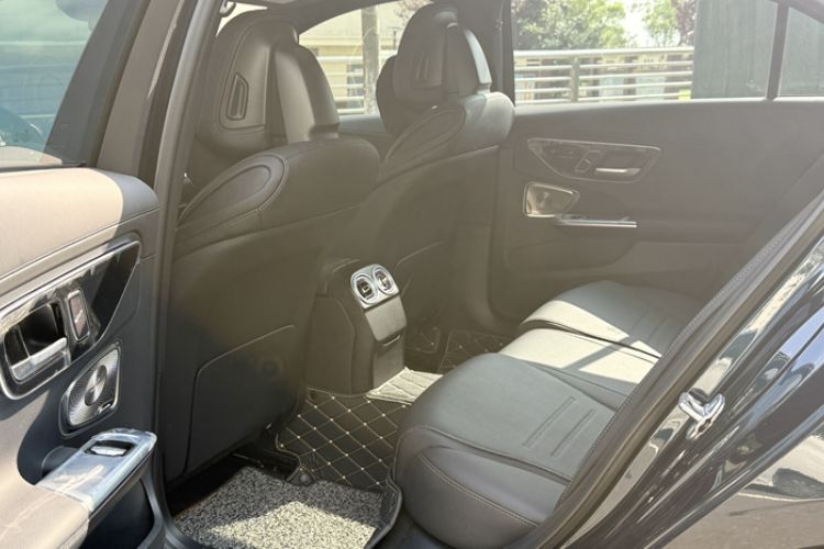 Used Mercedes-Benz C-Class 2024 Facelift C 260 L Night Edition Sport Version Interior 12