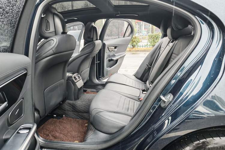 Used Mercedes-Benz C-Class 2024 C 260 L Sport Edition Interior 3