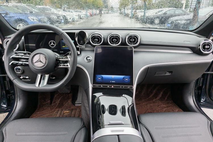 Used Mercedes-Benz C-Class 2024 C 260 L Sport Edition Interior 4