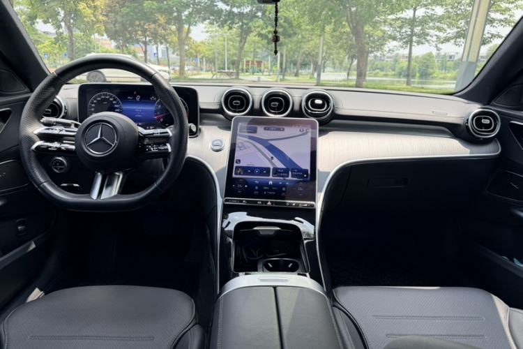 Used Mercedes-Benz C-Class 2024 C 200 L Sport Edition Interior 4