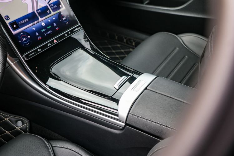 Used Mercedes-Benz C-Class 2024 C 200 L Sport Edition Interior 7