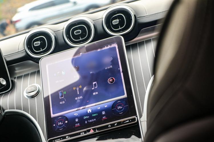Used Mercedes-Benz C-Class 2024 C 200 L Sport Edition Interior 8