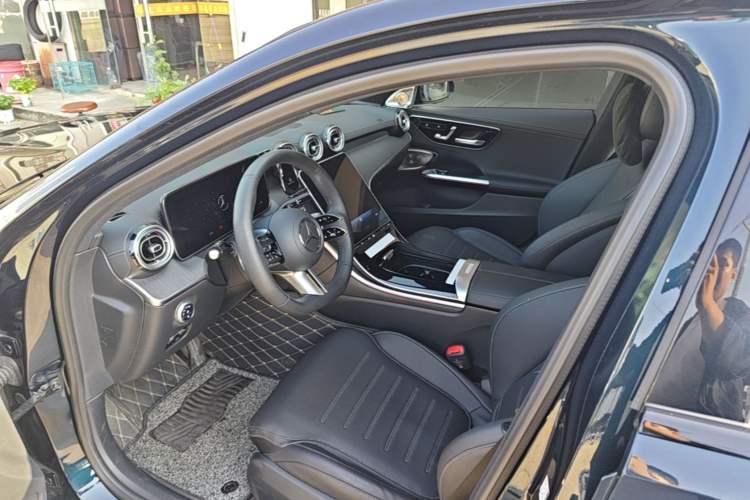 Used Mercedes-Benz C-Class 2024 Facelift C 260 L Night Edition Sport Version Left Front Seat