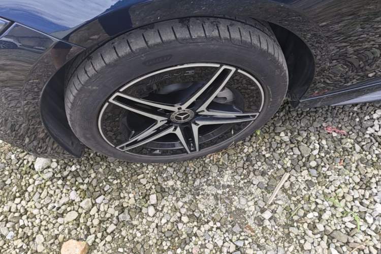 Used Mercedes-Benz C-Class 2024 Facelift C 260 L Night Edition Sport Version Left Front Wheel Hub