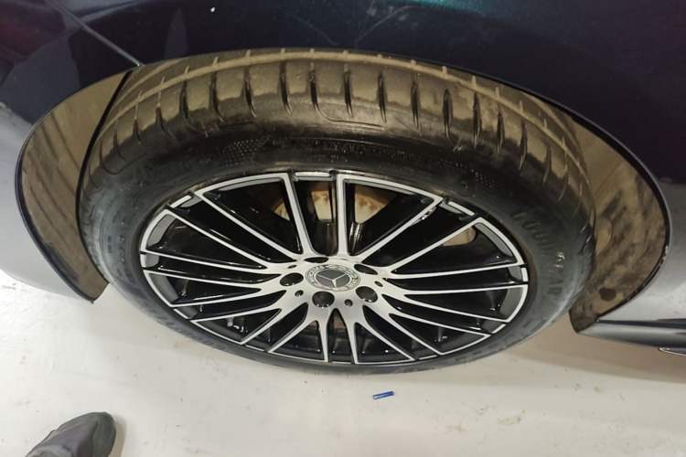 Used Mercedes-Benz C-Class 2024 Second Facelift C 260 L Sport Edition Left Front Wheel Hub