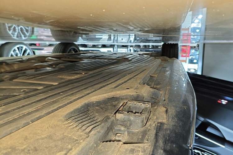 Used Mercedes-Benz C-Class 2024 Restyled C 260 L Sport Edition Left Side Sill