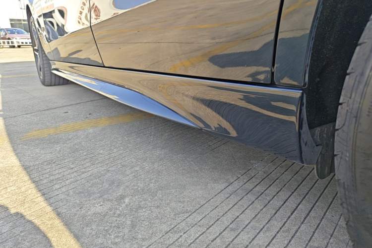 Used Mercedes-Benz C-Class 2024 Facelift C 260 L Night Edition Sport Version Left Side Sill