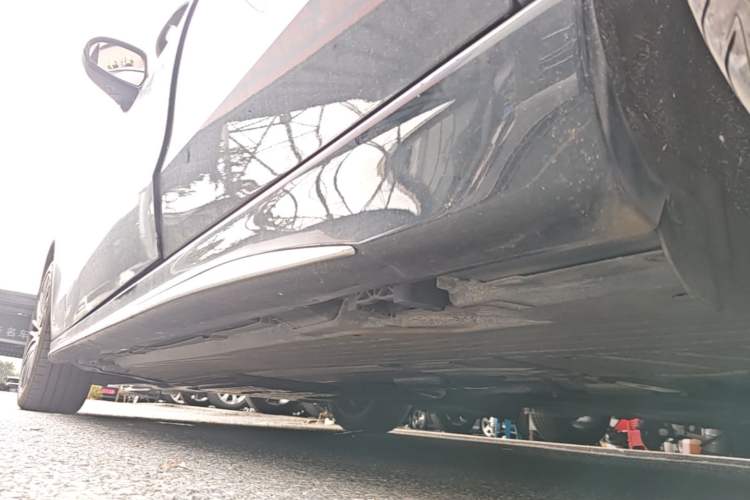 Used Mercedes-Benz C-Class 2024 C 260 L Sport Edition Left Side Sill