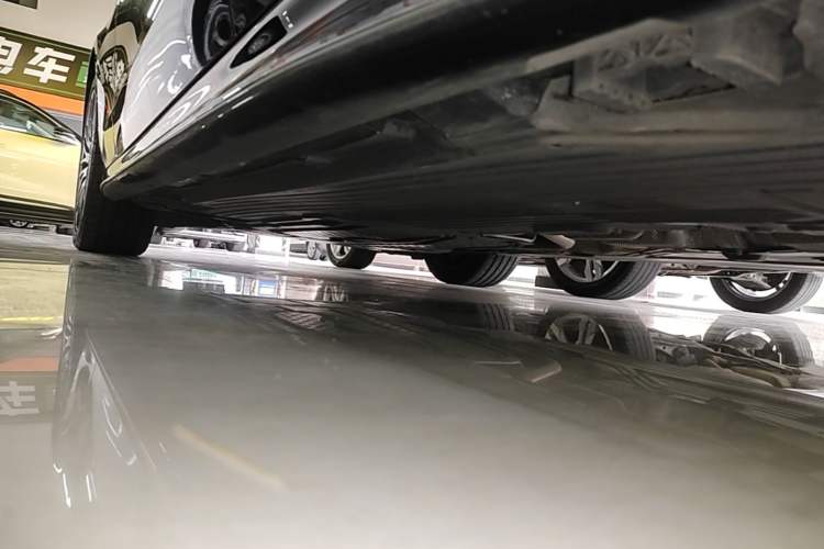 Used Mercedes-Benz C-Class 2024 C 200 L Sport Edition Left Side Sill