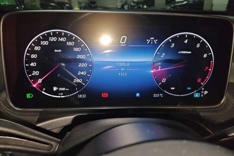 Used Mercedes-Benz C-Class 2024 Restyled C 260 L Sport Edition Odometer Close Up