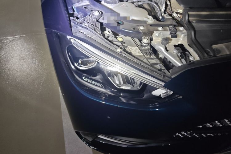 Used Mercedes-Benz C-Class 2024 C 260 L Brilliant Night Sports Edition Right Front Headlight