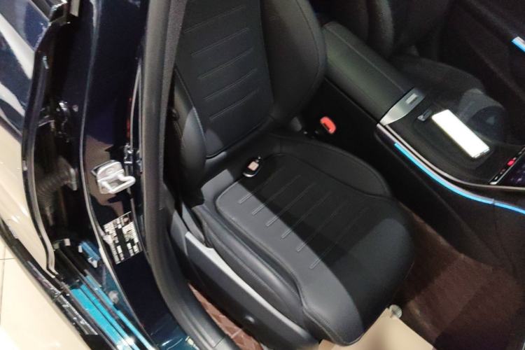 Used Mercedes-Benz C-Class 2024 Second Facelift C 260 L Starry Night Sport Edition Right Front Seat