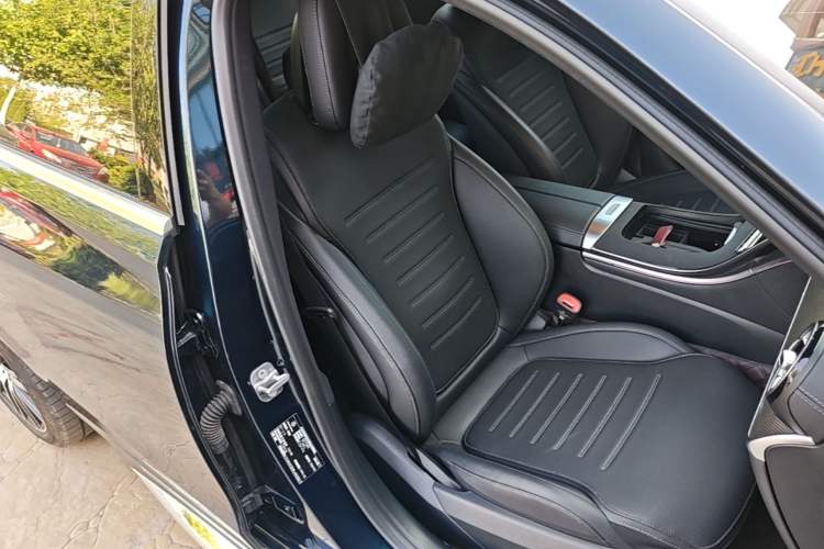 Used Mercedes-Benz C-Class 2024 Second Facelift C 260 L Sport Edition Right Front Seat