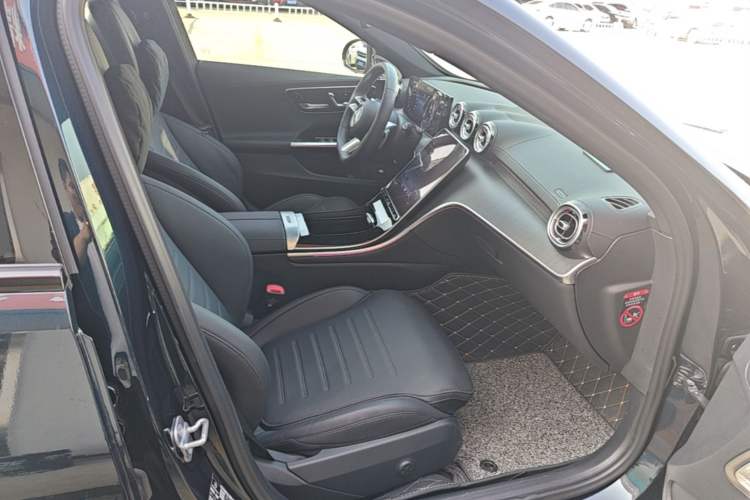 Used Mercedes-Benz C-Class 2024 Facelift C 260 L Night Edition Sport Version Right Front Seat