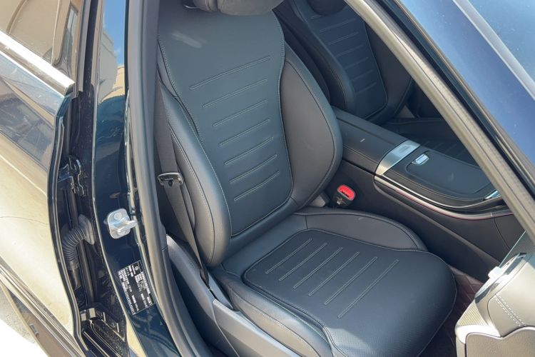 Used Mercedes-Benz C-Class 2024 Second Facelift C 260 L Starry Night Sport Edition Right Front Seat