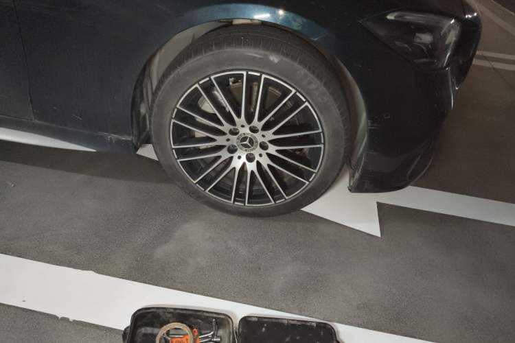 Used Mercedes-Benz C-Class 2024 Restyled C-Class 260 L Sport Edition Right Front Wheel Hub
