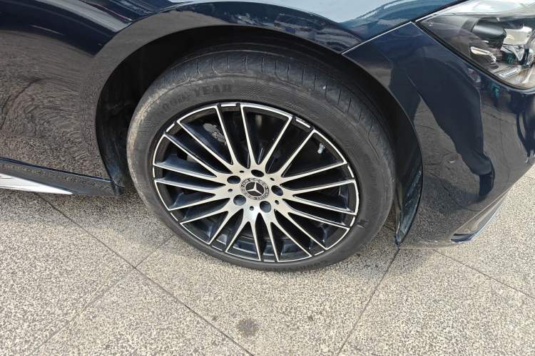 Used Mercedes-Benz C-Class 2024 C 260 L Sport Edition Right Front Wheel Hub