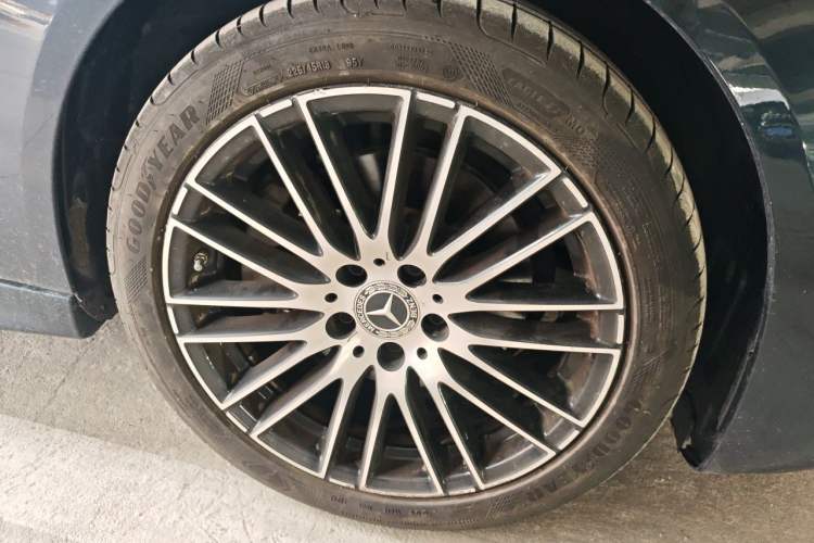 Used Mercedes-Benz C-Class 2024 C 200 L Sport Edition Right Front Wheel Hub