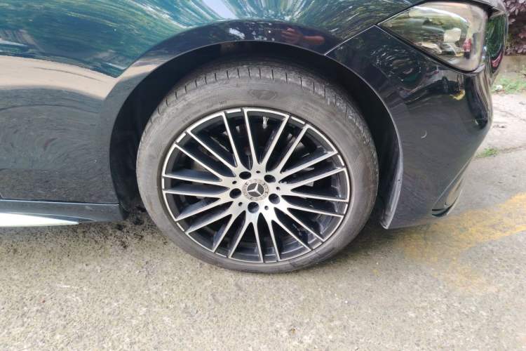 Used Mercedes-Benz C-Class 2024 C 260 L Sport Edition Right Front Wheel Hub