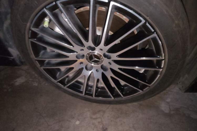 Used Mercedes-Benz C-Class 2024 Restyled C 260 L Sport Edition Right Front Wheel Hub