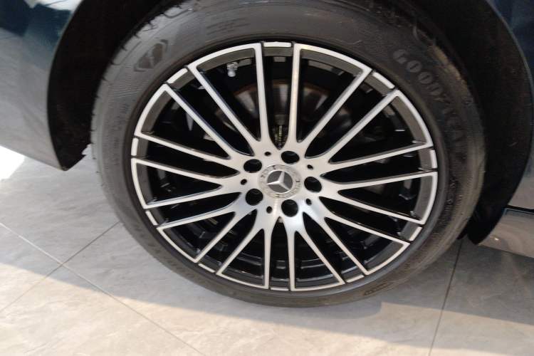 Used Mercedes-Benz C-Class 2024 Restyled C 260 L Sport Edition Right Rear Wheel Hub