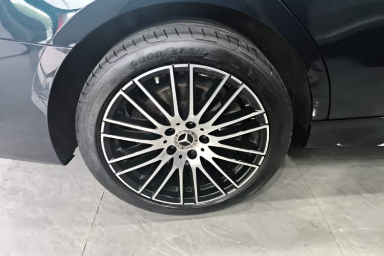 Used Mercedes-Benz C-Class 2024 C 260 L Sport Edition Right Rear Wheel Hub