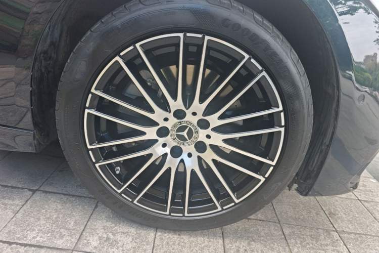 Used Mercedes-Benz C-Class 2024 Restyled C 260 L Sport Edition Right Rear Wheel Hub
