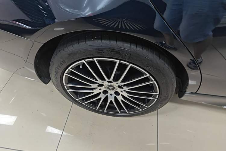 Used Mercedes-Benz C-Class 2024 C 260 L Sport Edition Right Rear Wheel Hub