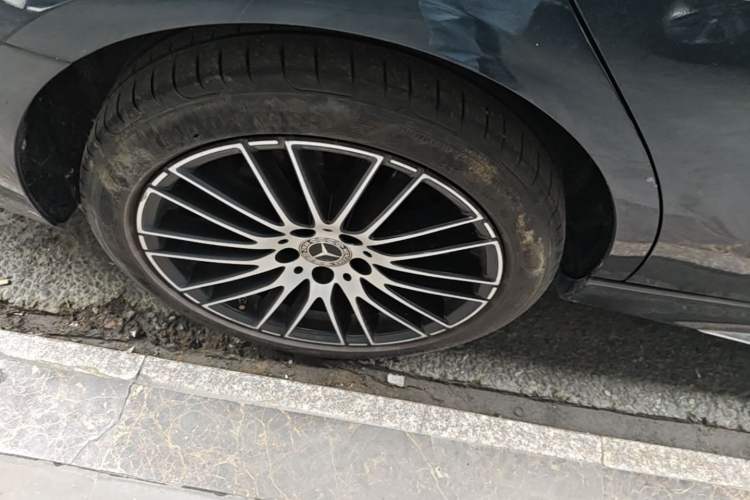 Used Mercedes-Benz C-Class 2024 C 260 L Sport Edition Right Rear Wheel Hub