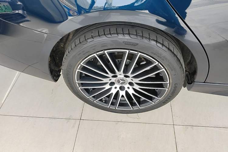 Used Mercedes-Benz C-Class 2024 C 200 L Sport Edition Right Rear Wheel Hub