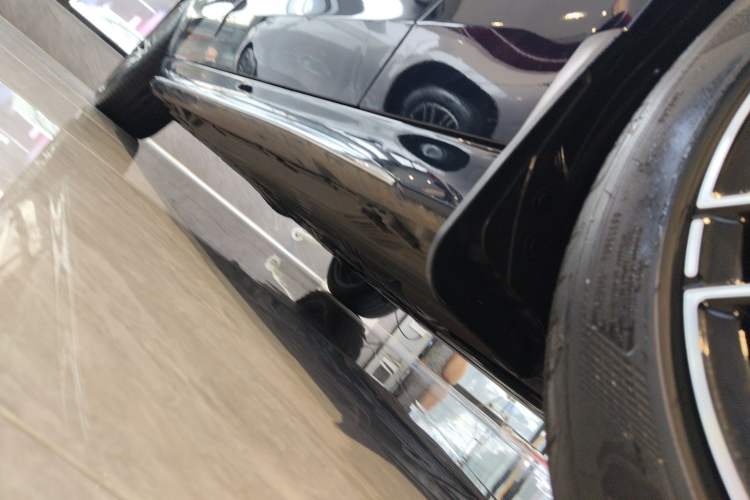 Used Mercedes-Benz C-Class 2024 Restyled C 260 L Sport Edition Right Side Sill