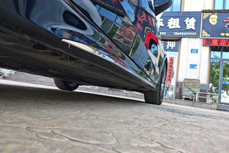 Used Mercedes-Benz C-Class 2024 Second Facelift C 260 L Sport Edition Right Side Sill