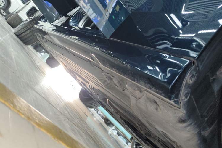 Used Mercedes-Benz C-Class 2024 Second Facelift C 260 L Starry Night Sport Edition Right Side Sill