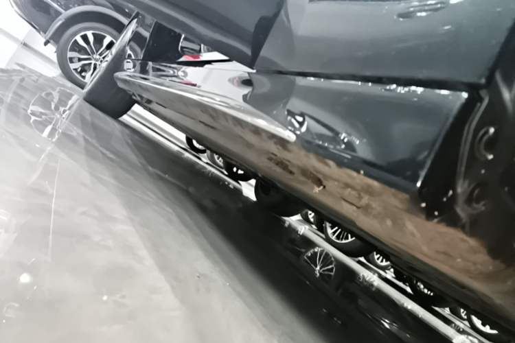 Used Mercedes-Benz C-Class 2024 C 260 L Sport Edition Right Side Sill