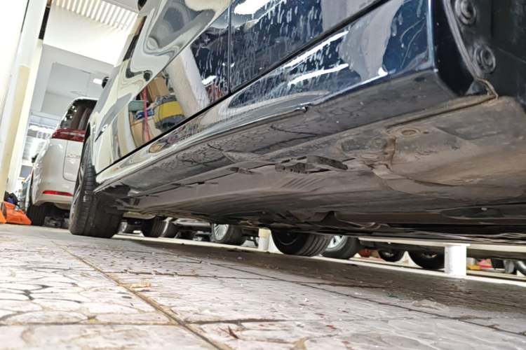 Used Mercedes-Benz C-Class 2024 Facelift C 260 L Night Edition Sport Version Right Side Sill