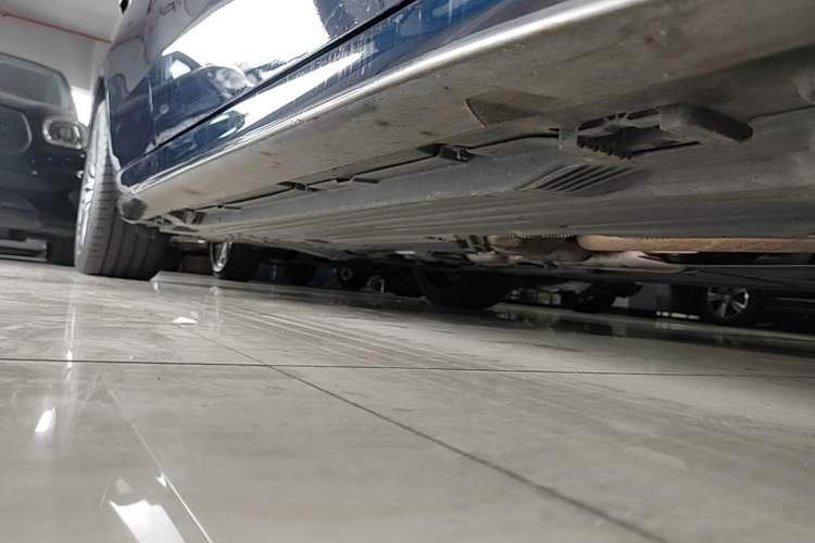 Used Mercedes-Benz C-Class 2024 C 200 L Sport Edition Right Side Sill