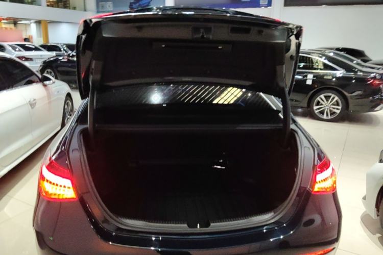 Used Mercedes-Benz C-Class 2024 Second Facelift C 260 L Starry Night Sport Edition Trunk