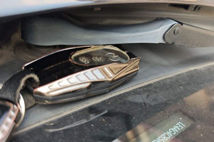 Used Mercedes-Benz C-Class 2024 Second Facelift C 260 L Sport Edition Vehicle Key