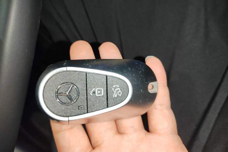Used Mercedes-Benz C-Class 2024 Second Facelift C 260 L Starry Night Sport Edition Vehicle Key