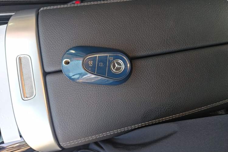 Used Mercedes-Benz C-Class 2024 Facelift C 260 L Night Edition Sport Version Vehicle Key