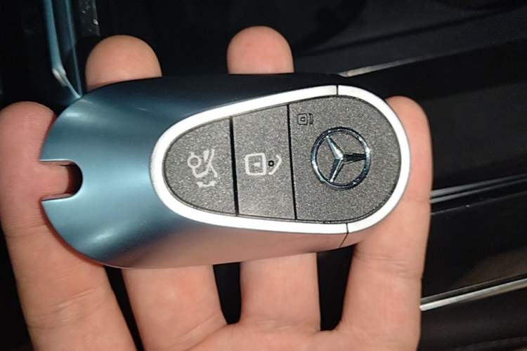 Used Mercedes-Benz C-Class 2024 C 200 L Sport Edition Vehicle Key