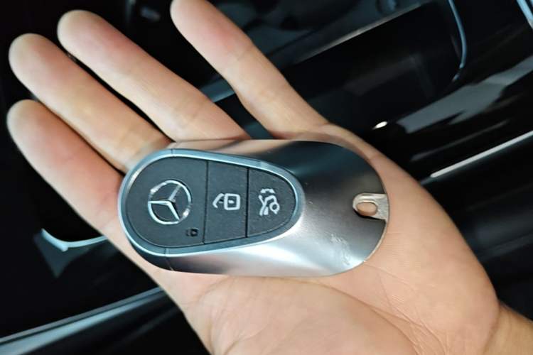 Used Mercedes-Benz C-Class 2024 Facelift C 260 L Night Edition Sport Version Vehicle Key