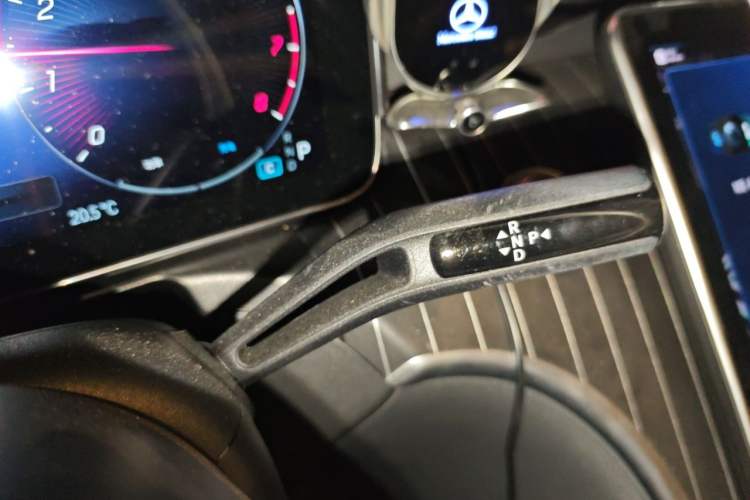 Used Mercedes-Benz C-Class 2024 C 260 L Brilliant Night Sports Edition Gear Lever