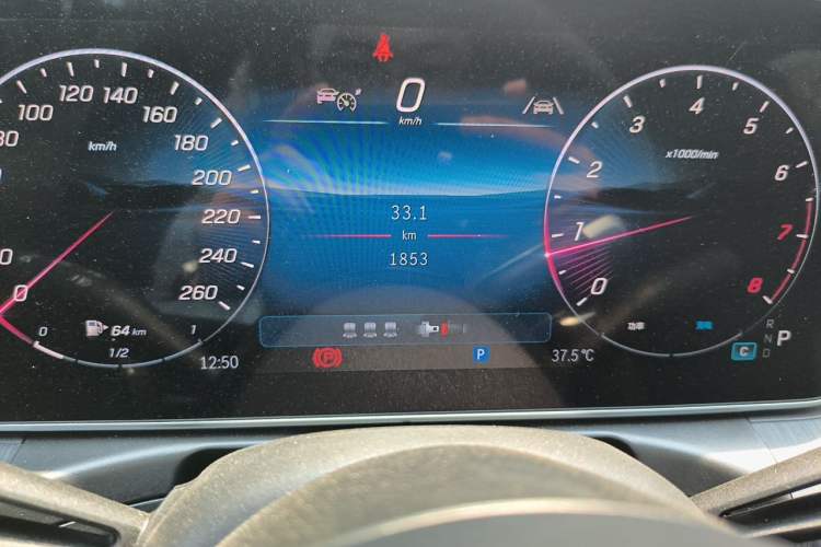 Used Mercedes-Benz C-Class 2024 Restyled C 200 L Sport Edition Odometer Close Up