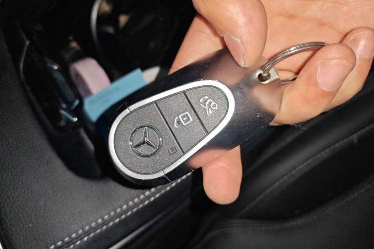 Used Mercedes-Benz C-Class 2024 Restyled C 260 L Sport Edition Vehicle Key