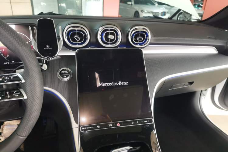 Used Mercedes-Benz C-Class 2024 Restyled C 260 L Sport Edition Audio And AC Panel