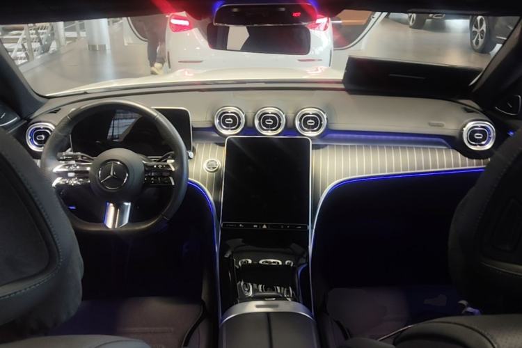 Used Mercedes-Benz C-Class 2024 Facelifted C-Class 260 L Night Edition Sports Version Center Console