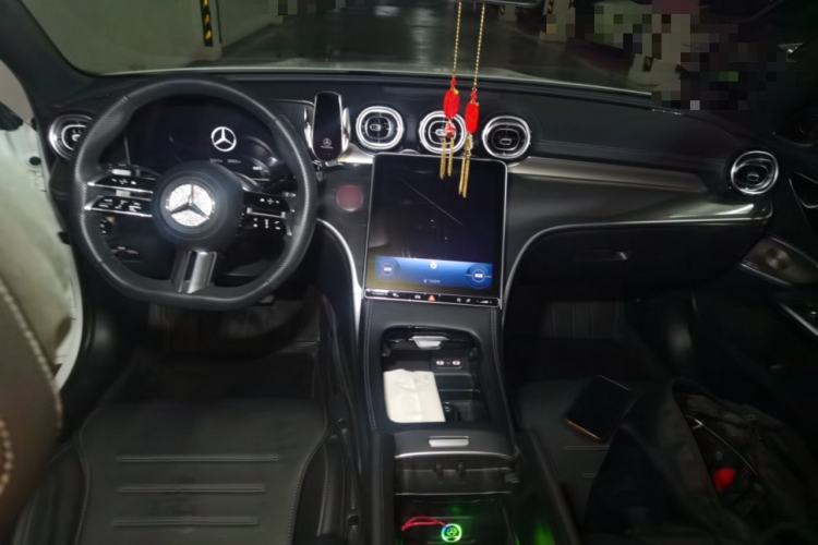 Used Mercedes-Benz C-Class 2024 C 260 L Brilliant Night Sports Edition Center Console