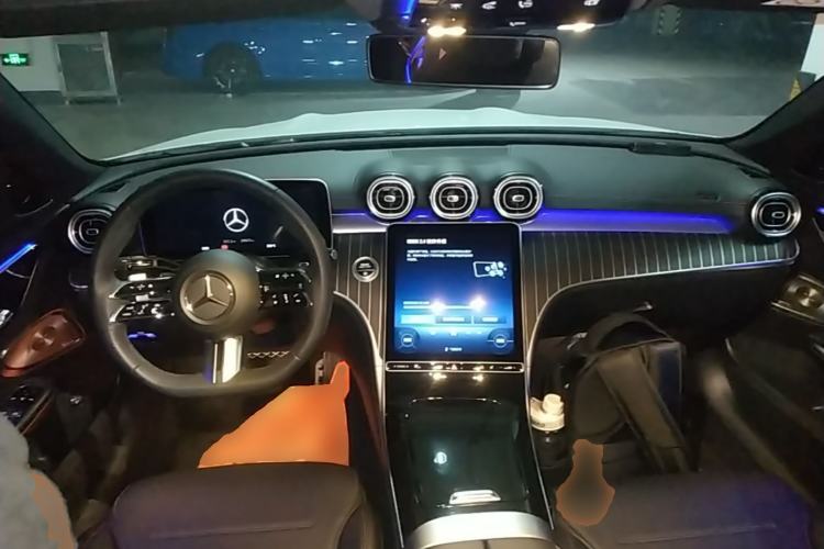 Used Mercedes-Benz C-Class 2024 C 260 L Brilliant Night Sports Edition Center Console